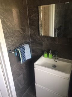 batroom sink